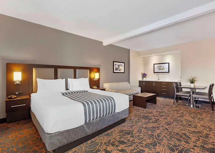 Best Western Plus Executive Inn